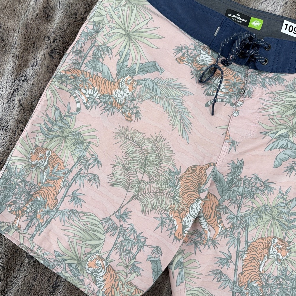 QUICKSILVER HIGHLINE Tiger Tropical Hawaii Board Shorts Size 34x9
